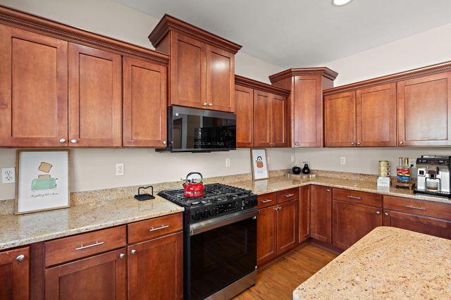 2605 Nottingham Drive, Valparaiso, IN 46383