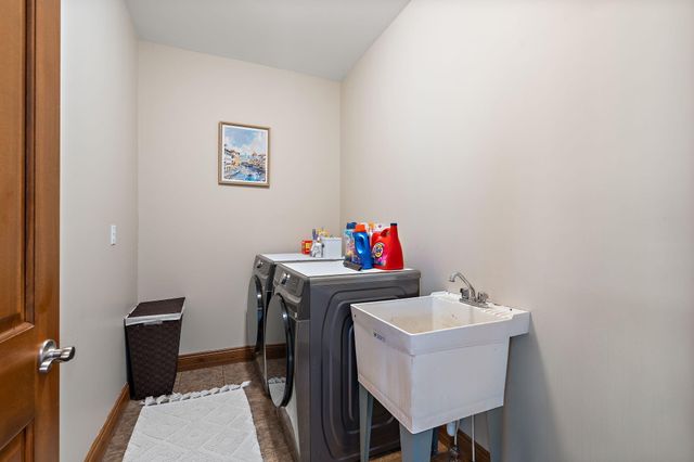 2605 Nottingham Drive, Valparaiso, IN 46383