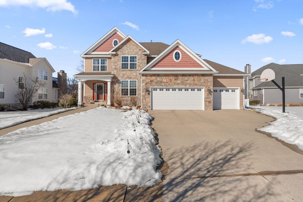 2605 Nottingham Drive, Valparaiso, IN 46383