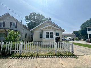 109 SEMINARY Avenue, Aurora, IL 60505