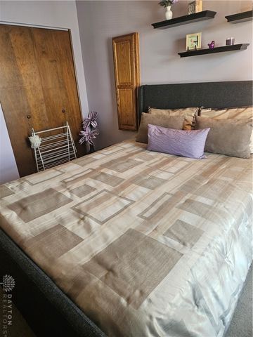 1060 Foxshire Place, Dayton, OH 45458