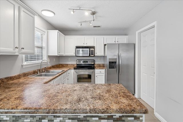 7033 S WYNNE RIDGE DR, Cordova, TN 38016