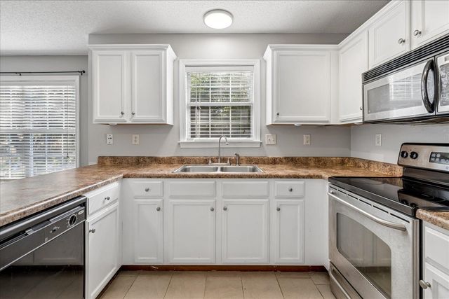 7033 S WYNNE RIDGE DR, Cordova, TN 38016