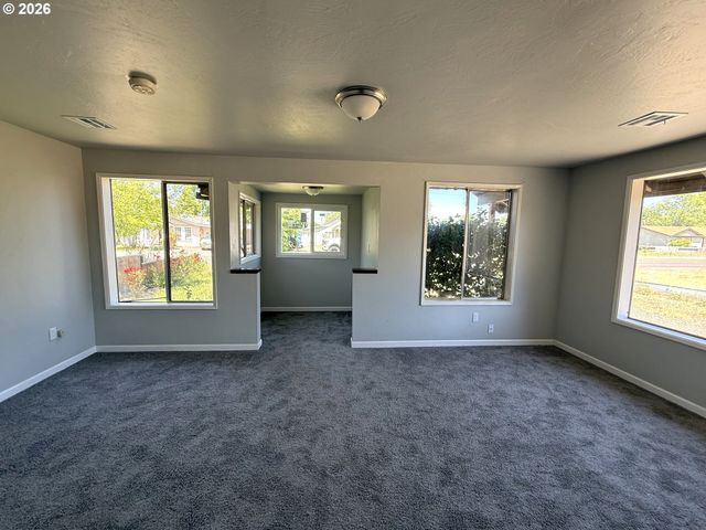 236 DE BARR Ave, Medford, OR 97501