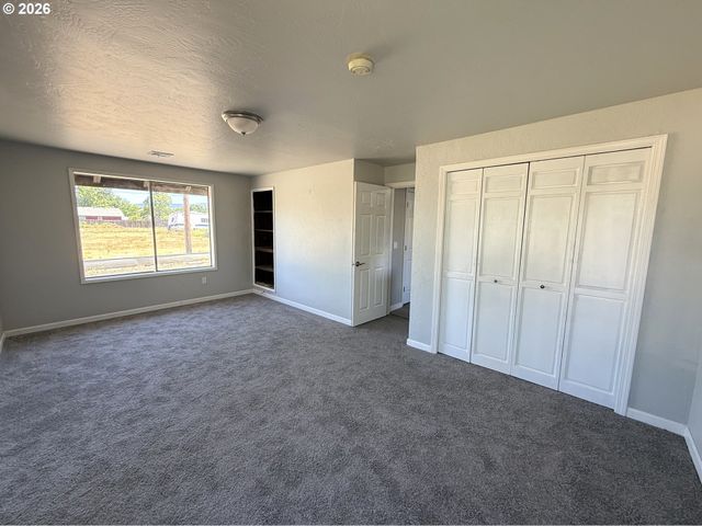 236 DE BARR Ave, Medford, OR 97501