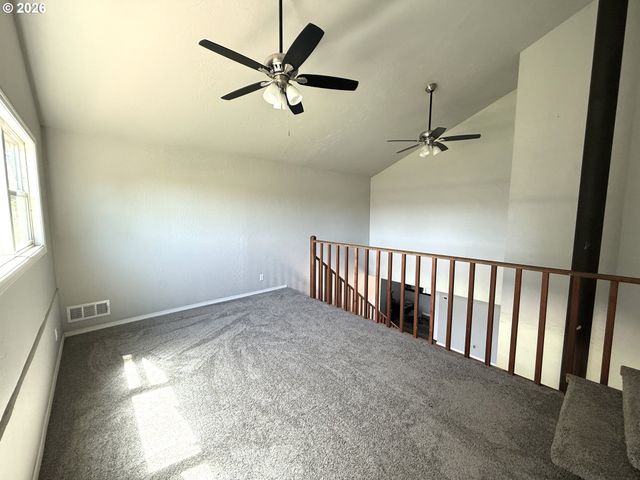 236 DE BARR Ave, Medford, OR 97501