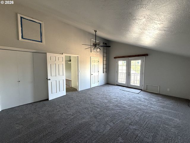 236 DE BARR Ave, Medford, OR 97501