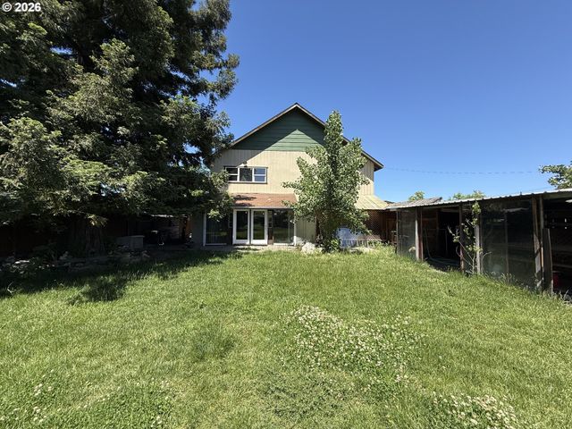 236 DE BARR Ave, Medford, OR 97501