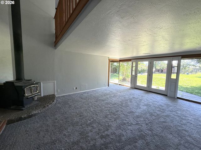 236 DE BARR Ave, Medford, OR 97501