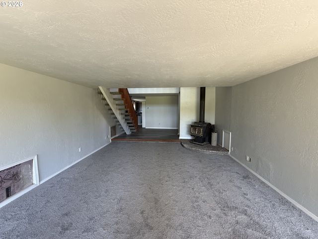 236 DE BARR Ave, Medford, OR 97501