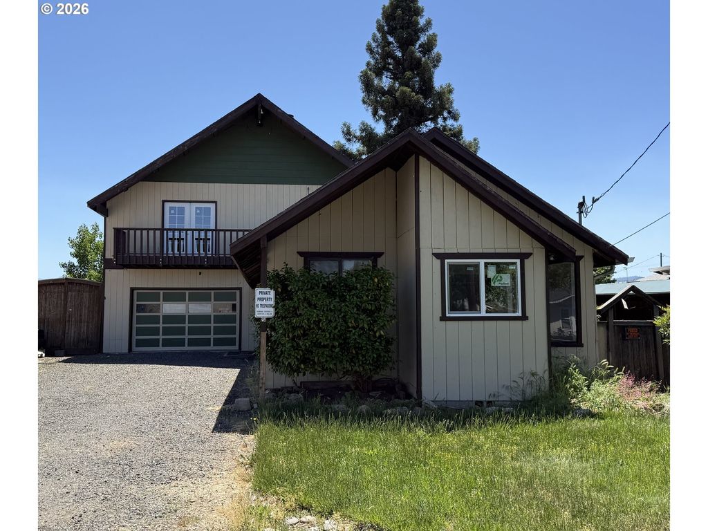 236 DE BARR Ave, Medford, OR 97501