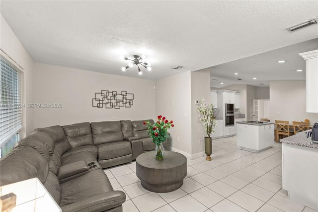 9840 NW 28th Terrace, Doral, FL 33172