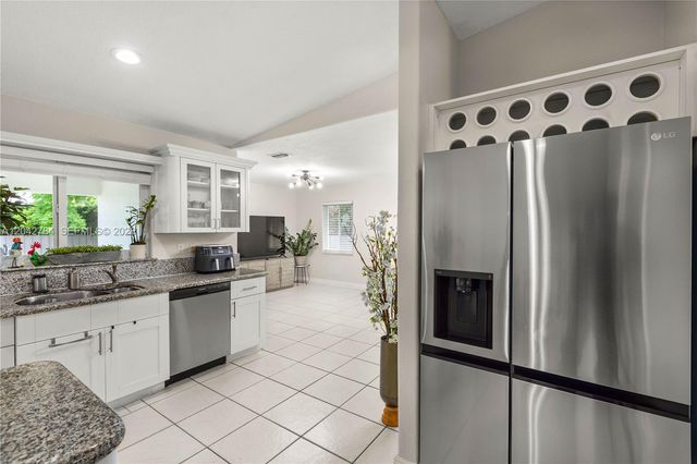 9840 NW 28th Terrace, Doral, FL 33172