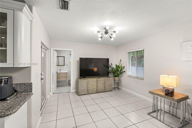 9840 NW 28th Terrace, Doral, FL 33172