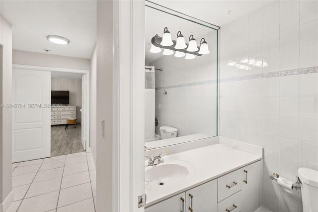 9840 NW 28th Terrace, Doral, FL 33172