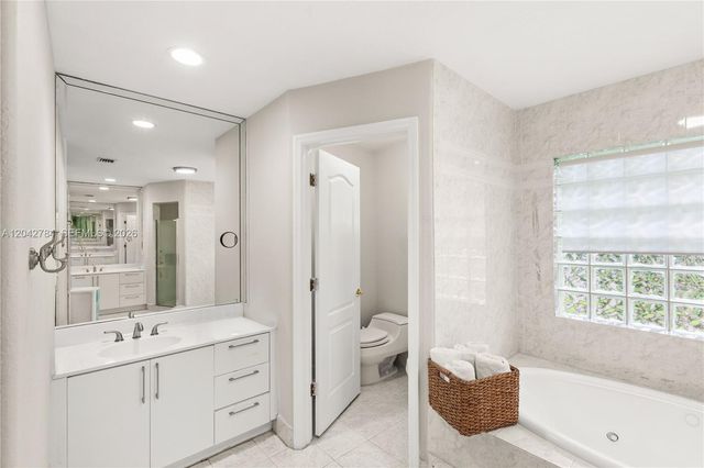 9840 NW 28th Terrace, Doral, FL 33172