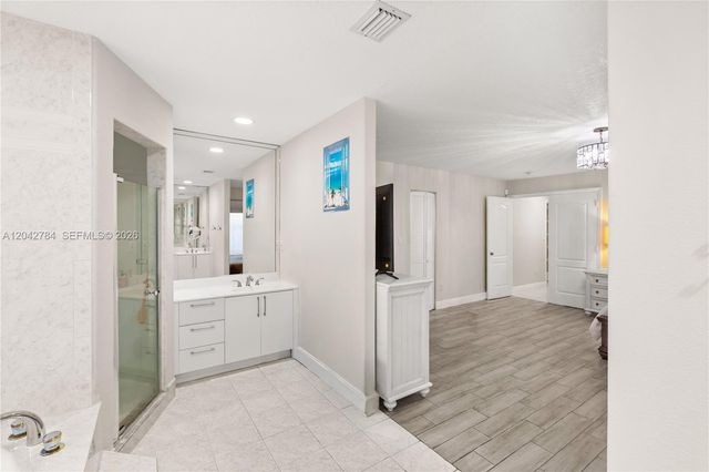 9840 NW 28th Terrace, Doral, FL 33172