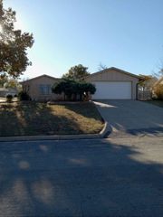 2802 NW 75th St, Lawton, OK 73505