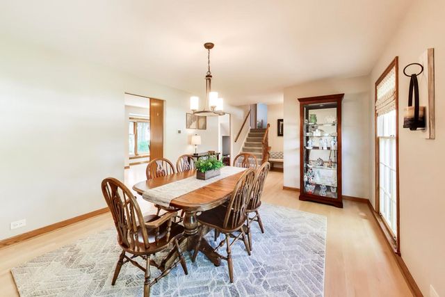 2006 N Elizabeth Drive, Arlington Heights, IL 60004