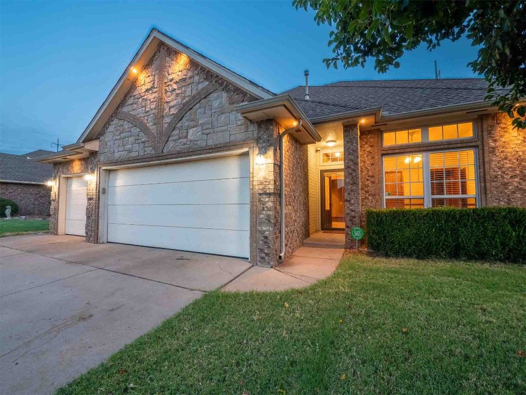 9036 NW 79th Terrace, Yukon, OK 73099