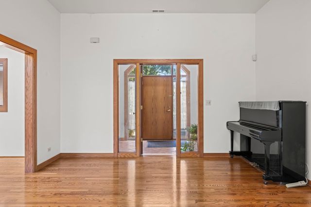 26347 W IL Route 22, Barrington, IL 60010