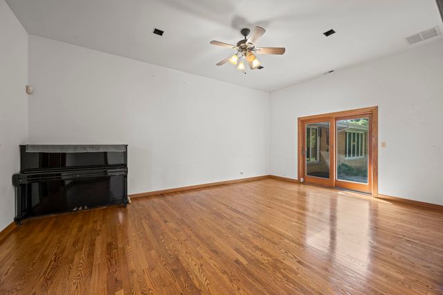 26347 W IL Route 22, Barrington, IL 60010