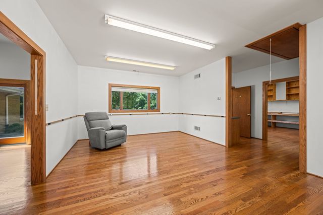 26347 W IL Route 22, Barrington, IL 60010