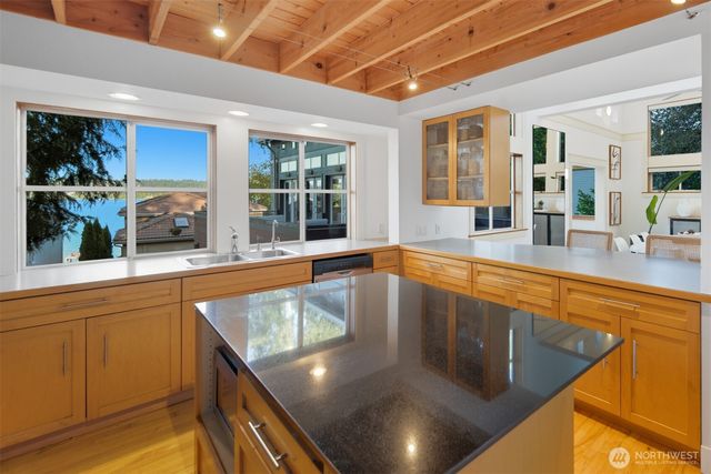 8770 Sand Point Way NE, Seattle, WA 98115