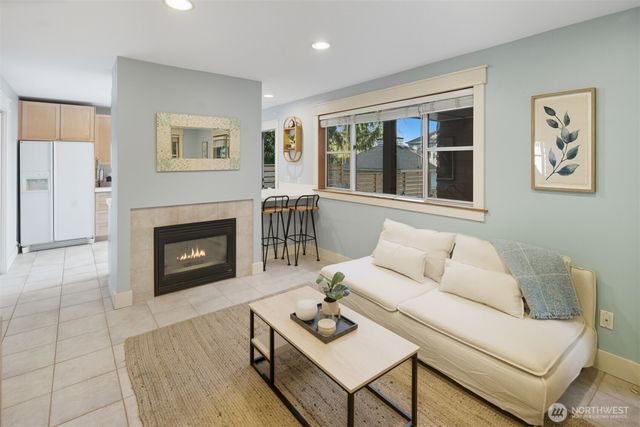 8770 Sand Point Way NE, Seattle, WA 98115