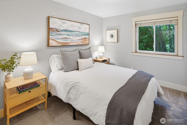 8770 Sand Point Way NE, Seattle, WA 98115