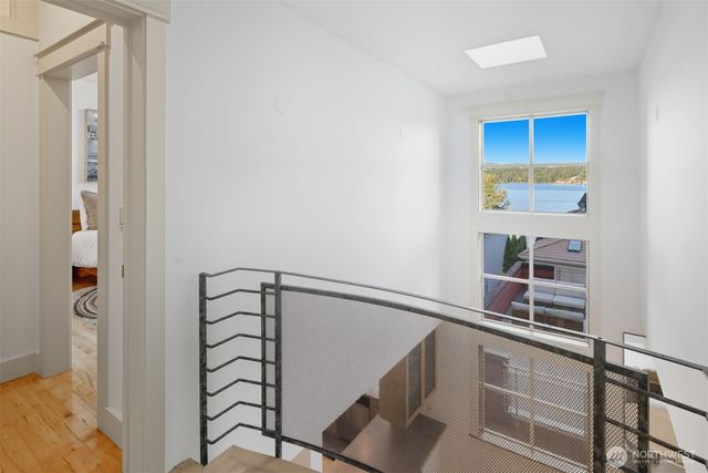 8770 Sand Point Way NE, Seattle, WA 98115