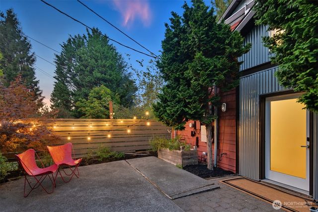 8770 Sand Point Way NE, Seattle, WA 98115
