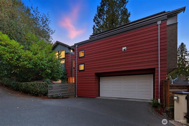 8770 Sand Point Way NE, Seattle, WA 98115