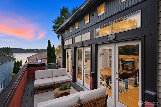 8770 Sand Point Way NE, Seattle, WA 98115