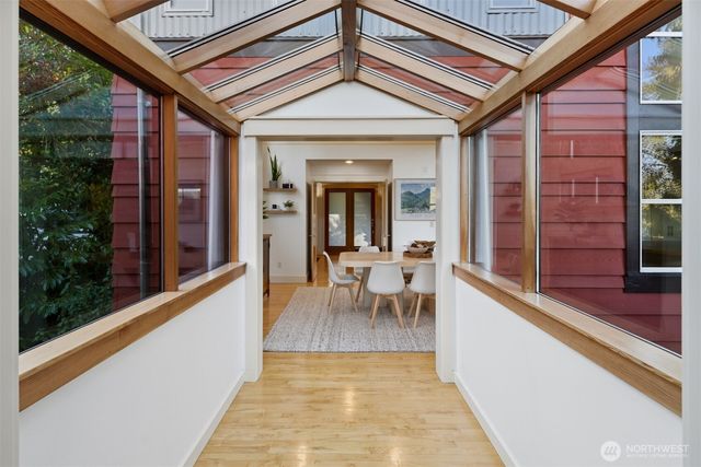 8770 Sand Point Way NE, Seattle, WA 98115