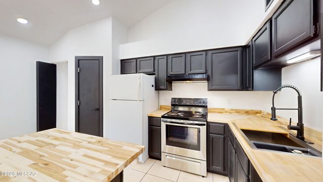 7249 S Dooley Drive, Tucson, AZ 85746