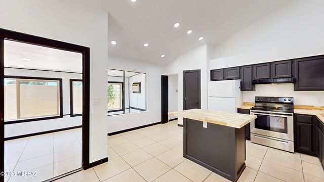 7249 S Dooley Drive, Tucson, AZ 85746