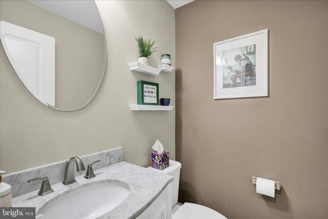 30 HUNTSVILLE DR, Gilbertsville, PA 19525