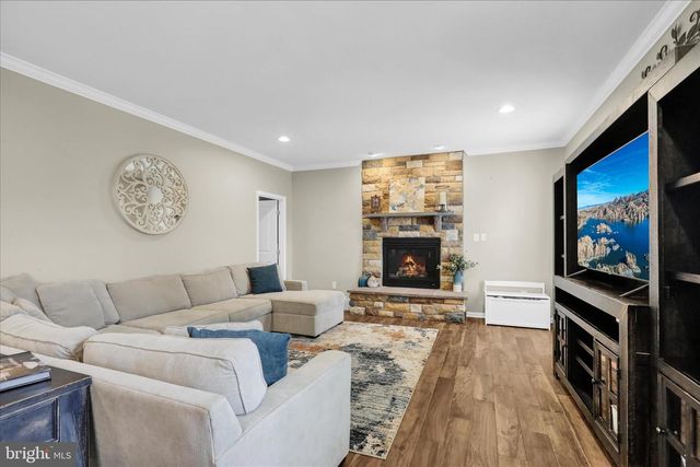 30 HUNTSVILLE DR, Gilbertsville, PA 19525