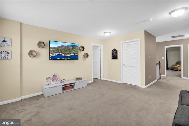 30 HUNTSVILLE DR, Gilbertsville, PA 19525