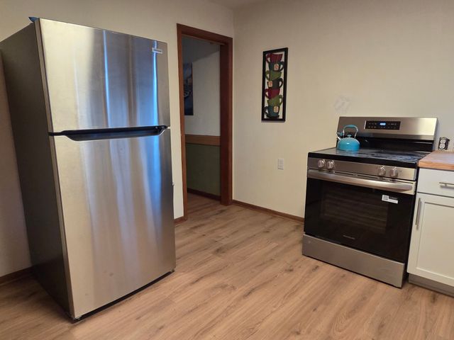 121 W 11th Street S, Newton, IA 50208
