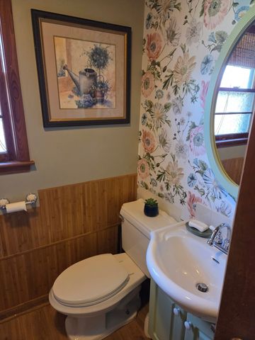 121 W 11th Street S, Newton, IA 50208
