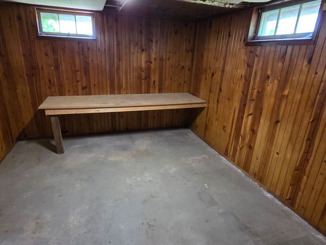 121 W 11th Street S, Newton, IA 50208