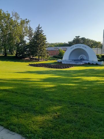 121 W 11th Street S, Newton, IA 50208