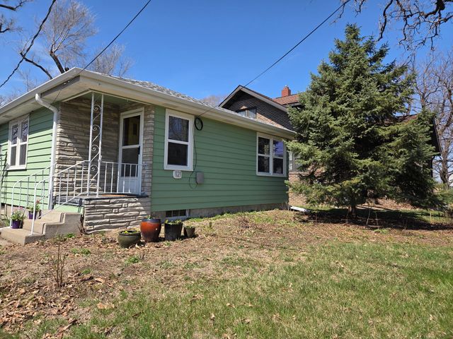 121 W 11th Street S, Newton, IA 50208