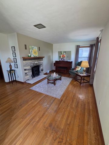 121 W 11th Street S, Newton, IA 50208