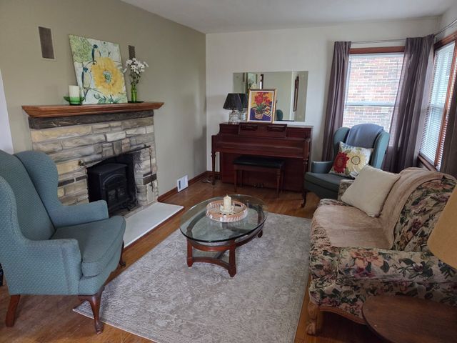121 W 11th Street S, Newton, IA 50208