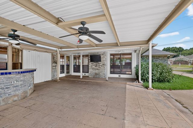 137 Brushy Mound Road, Burleson, TX 76028