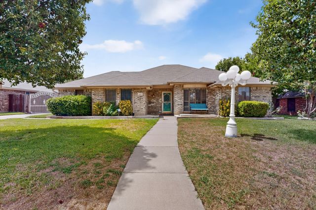 137 Brushy Mound Road, Burleson, TX 76028