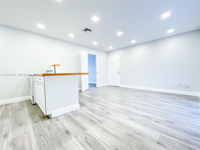 1826 My Place, West Palm Beach, FL 33417